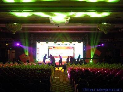 北京給力舞臺(tái)燈光音響出租中心 專業(yè)設(shè)備，助力精彩舞臺(tái)